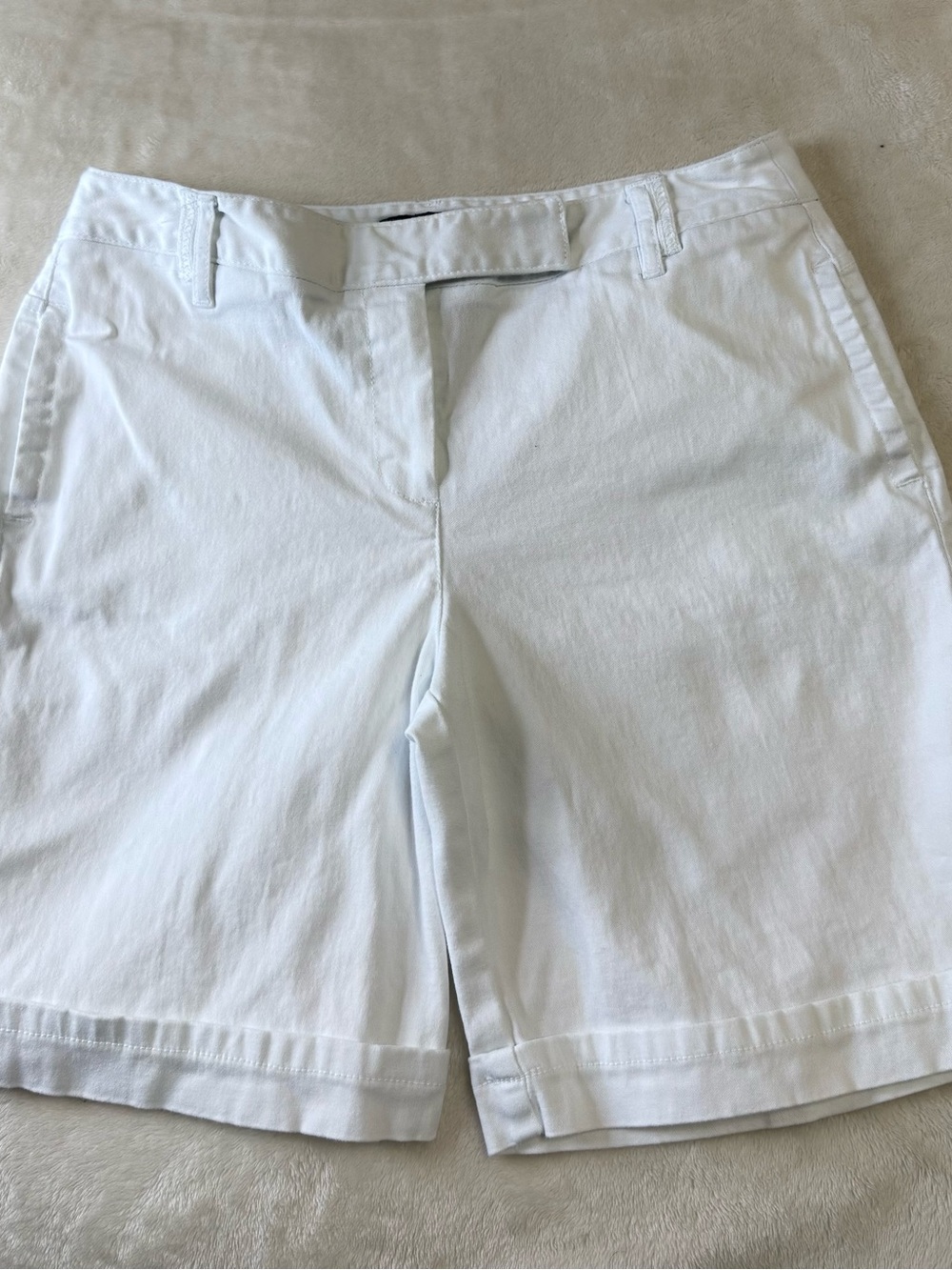 Larry Levine Women's White Stretch Shorts